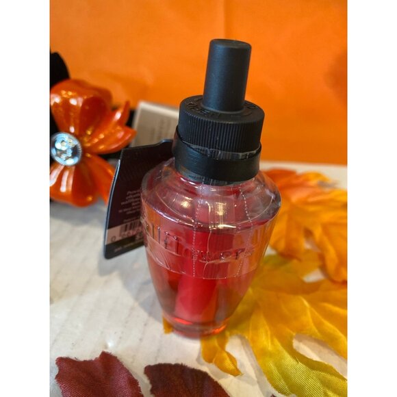 Bath & Body Works Halloween Spooky Kitty Wallflower Plug -Scent Control & Refill - Picture 8 of 9